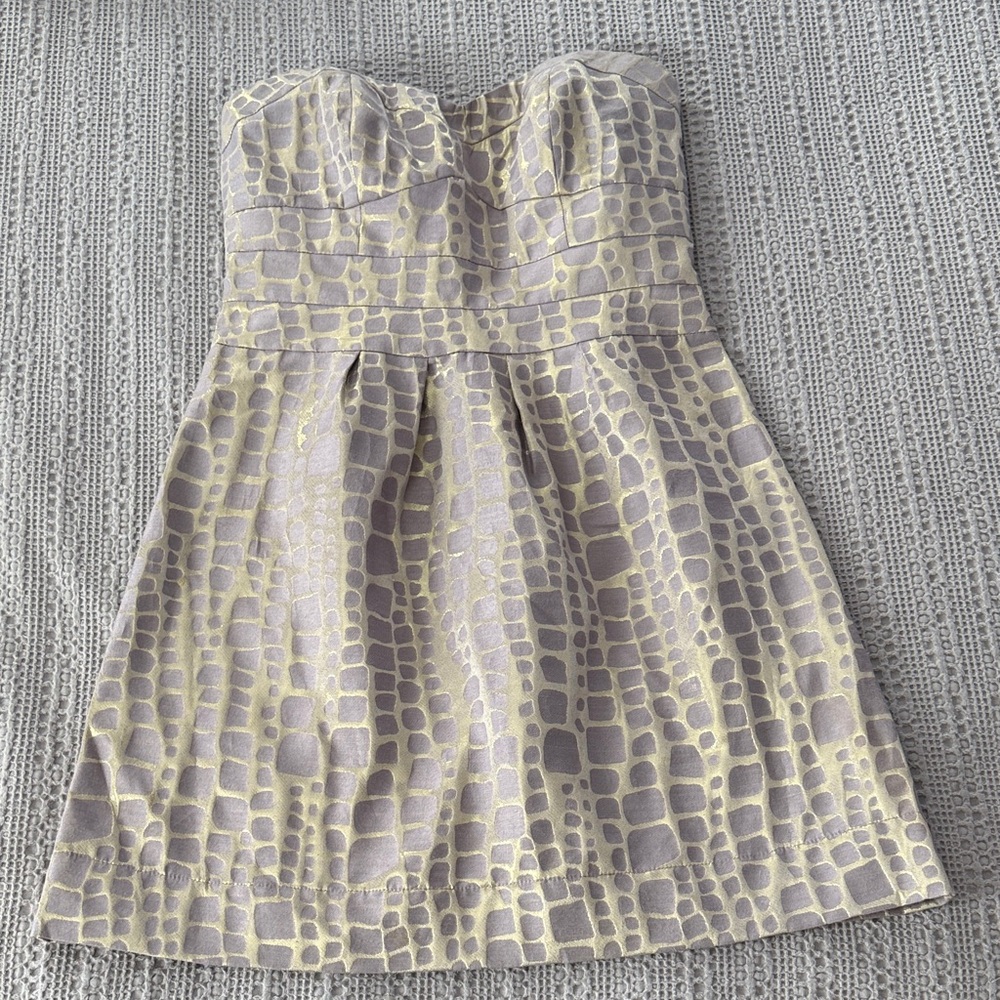 Elegant Strapless Croc-Print Dress
